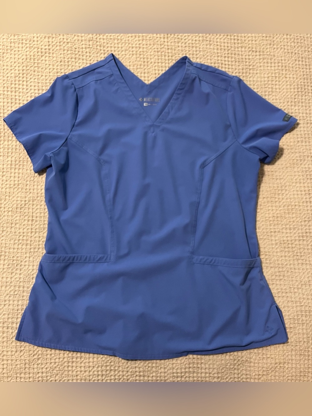 MEDCOUTURE Scrub top
